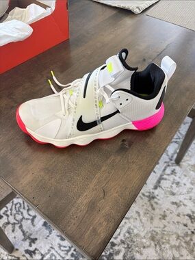 Nike React Hyperset SE volleyball shoes with Black Swoosh and Hot Pink Accents